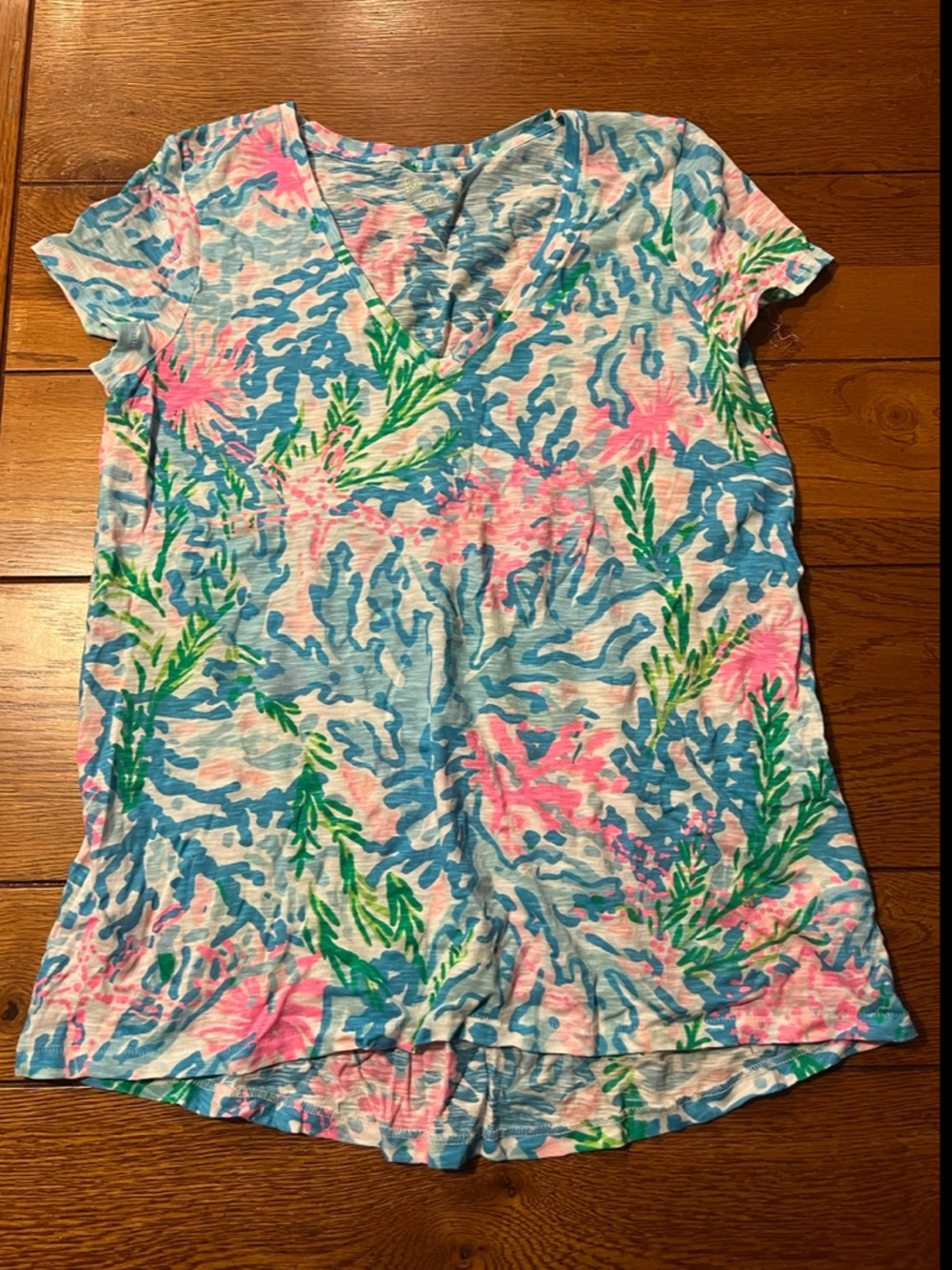 Lilly Pulitzer Etta V-Neck - Coral Bay